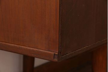 北欧家具　ビンテージ　ミッドセンチュリー　チーク材のサイドボード(リビングボード)