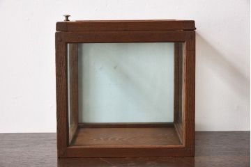 アンティーク雑貨　木製フレーム　レトロデザイン　小さなアンティークガラスケース(2)