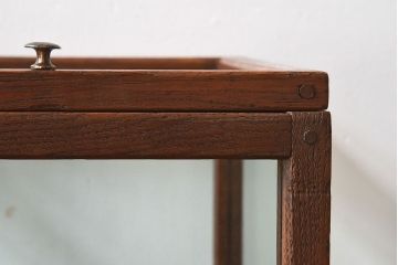 アンティーク雑貨　木製フレーム　レトロデザイン　小さなアンティークガラスケース(2)