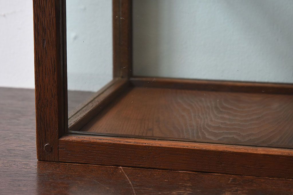 アンティーク雑貨　木製フレーム　レトロデザイン　小さなアンティークガラスケース(2)