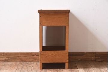 中古　楡材　学校の角スツール(2)