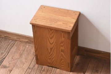 中古　楡材　学校の角スツール