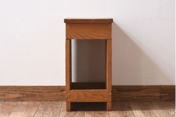 中古　楡材　学校の角スツール