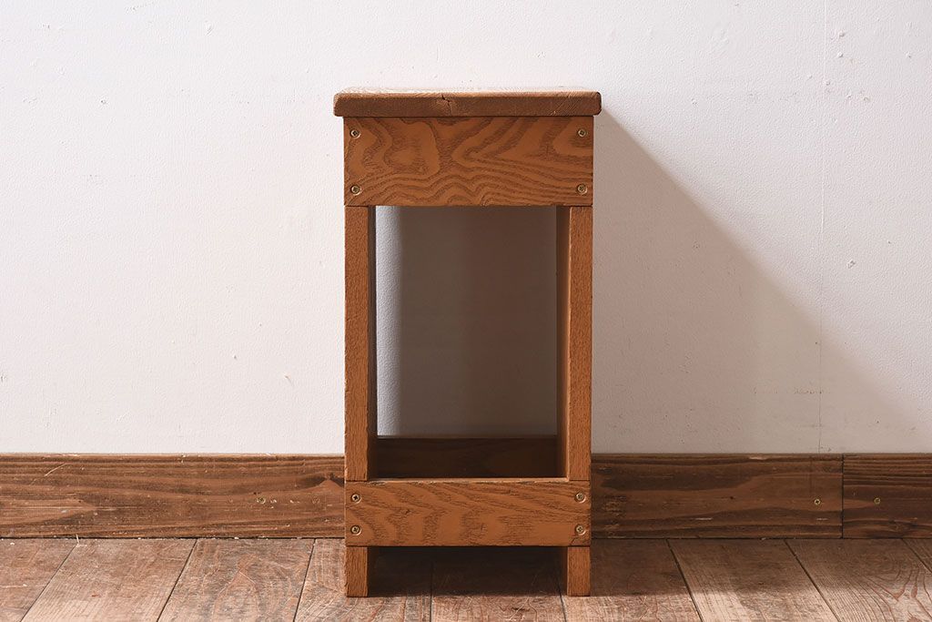 中古　楡材　学校の角スツール