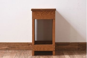 中古　楡材　学校の角スツール