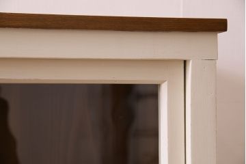 レトロ家具　レトロデザイン　アンティークペイント!クリアガラス引き戸の収納棚(戸棚)