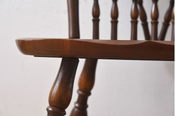中古家具　キツツキマーク　飛騨産業　ナラ材のウィンザーチェア(ウインザーチェア)