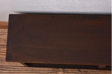 アンティーク家具　欅材天板付き!チェッカーガラス引き戸の小さなアンティークローボード