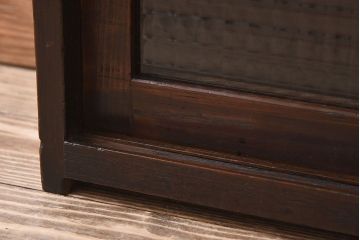アンティーク家具　欅材天板付き!チェッカーガラス引き戸の小さなアンティークローボード