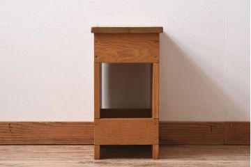 中古家具　楡材　学校の角スツール(1)