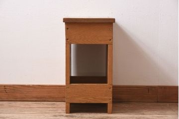 中古家具　楡材　学校の角スツール(1)