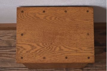 中古家具　楡材　学校の角スツール(2)