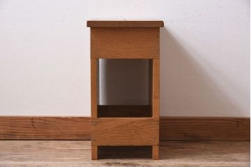 中古家具　楡材　学校の角スツール(2)