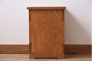 中古家具　楡材　学校の角スツール(2)