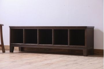 アンティーク家具　脚付き!古い木のアンティークマス目ローボード(収納棚、飾り棚)