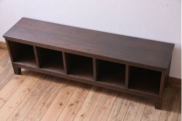 アンティーク家具　脚付き!古い木のアンティークマス目ローボード(収納棚、飾り棚)