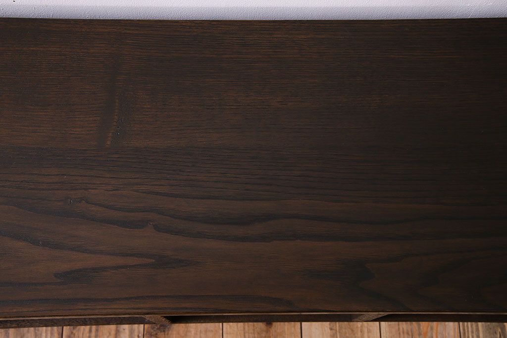 アンティーク家具　脚付き!古い木のアンティークマス目ローボード(収納棚、飾り棚)