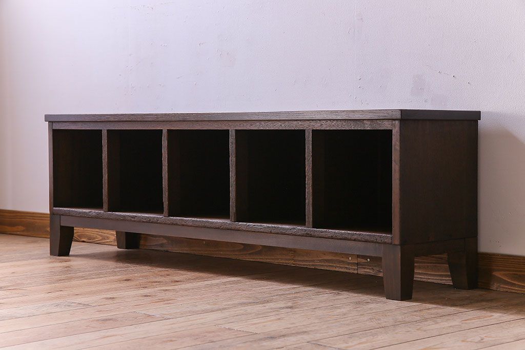 アンティーク家具　脚付き!古い木のアンティークマス目ローボード(収納棚、飾り棚)