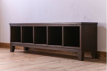 アンティーク家具　脚付き!古い木のアンティークマス目ローボード(収納棚、飾り棚)