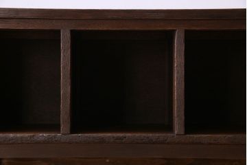 アンティーク家具　脚付き!古い木のアンティークマス目ローボード(収納棚、飾り棚)