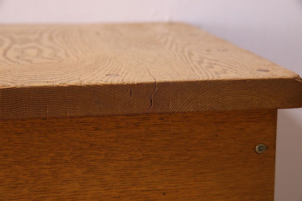 中古　楡材　学校の角スツール2脚セット(1)