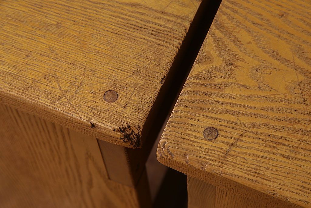 中古　楡材　学校の角スツール2脚セット(1)