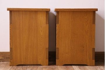 中古　楡材　学校の角スツール2脚セット(1)