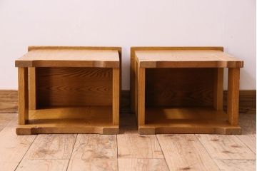 中古　楡材　学校の角スツール2脚セット(1)