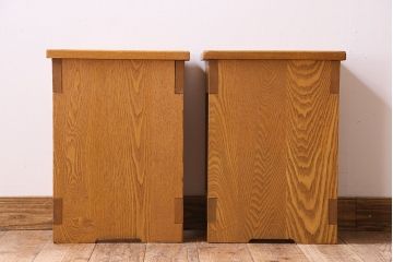 中古　楡材　学校の角スツール2脚セット(2)