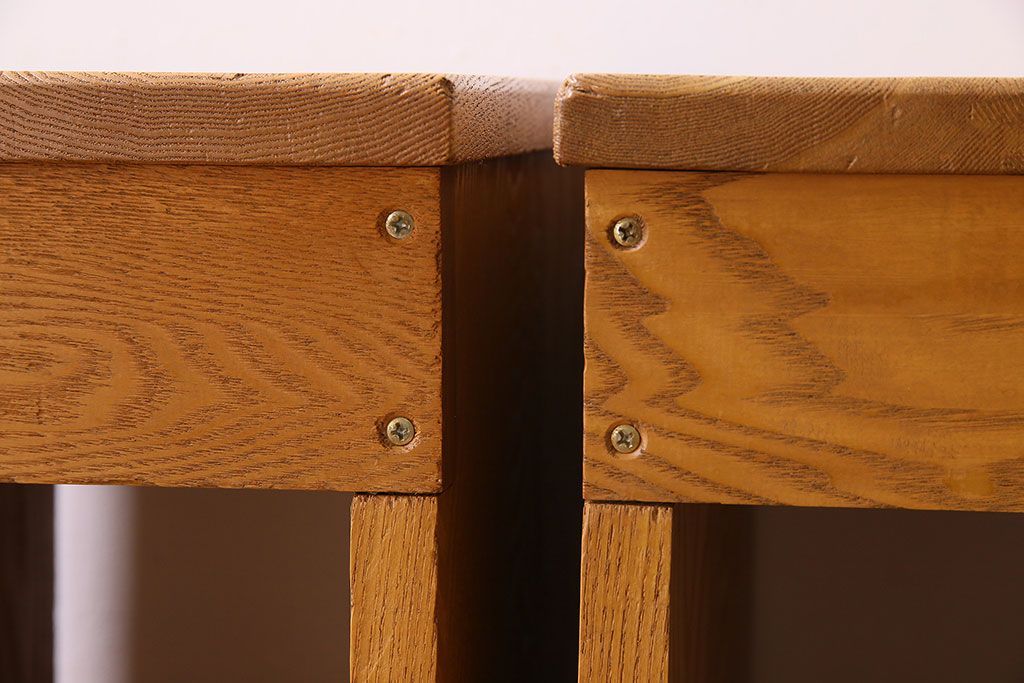 中古　楡材　学校の角スツール2脚セット(2)