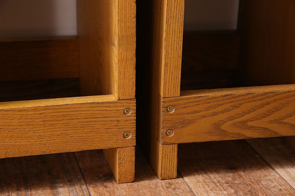 中古　楡材　学校の角スツール2脚セット(2)