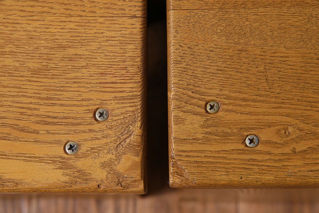 中古　楡材　学校の角スツール2脚セット(2)