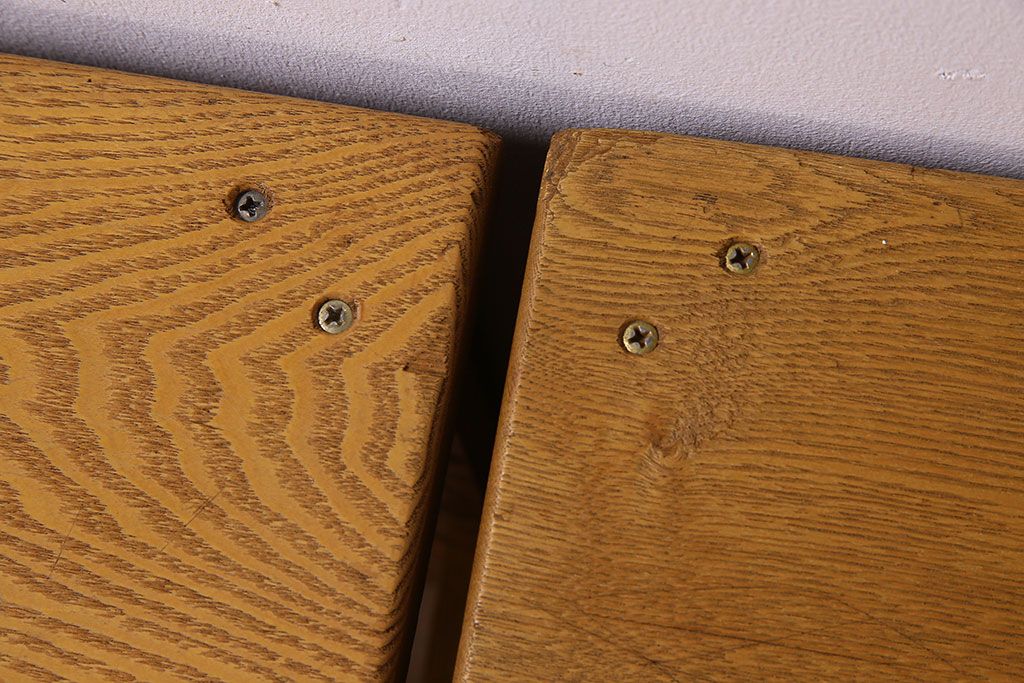 中古　楡材　学校の角スツール2脚セット(2)