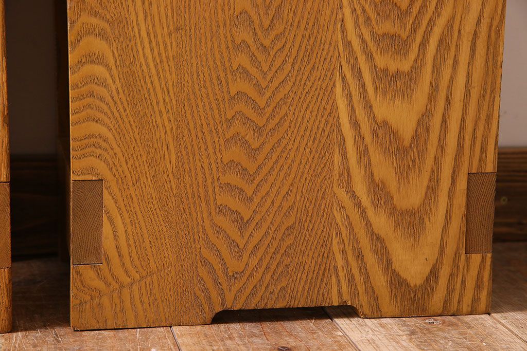 中古　楡材　学校の角スツール2脚セット(2)