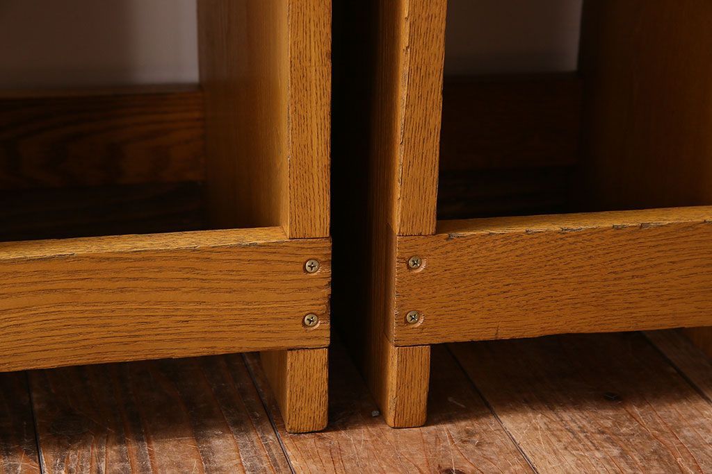 中古　楡材　学校の角スツール2脚セット(3)