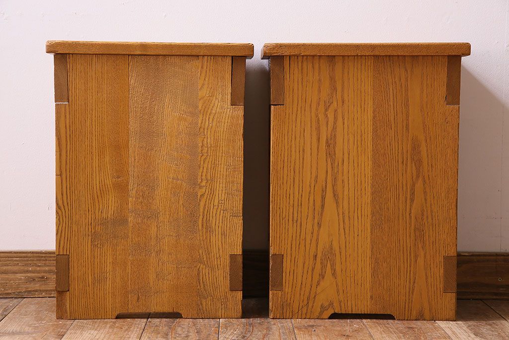 中古　楡材　学校の角スツール2脚セット(3)