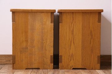 中古　楡材　学校の角スツール2脚セット(3)