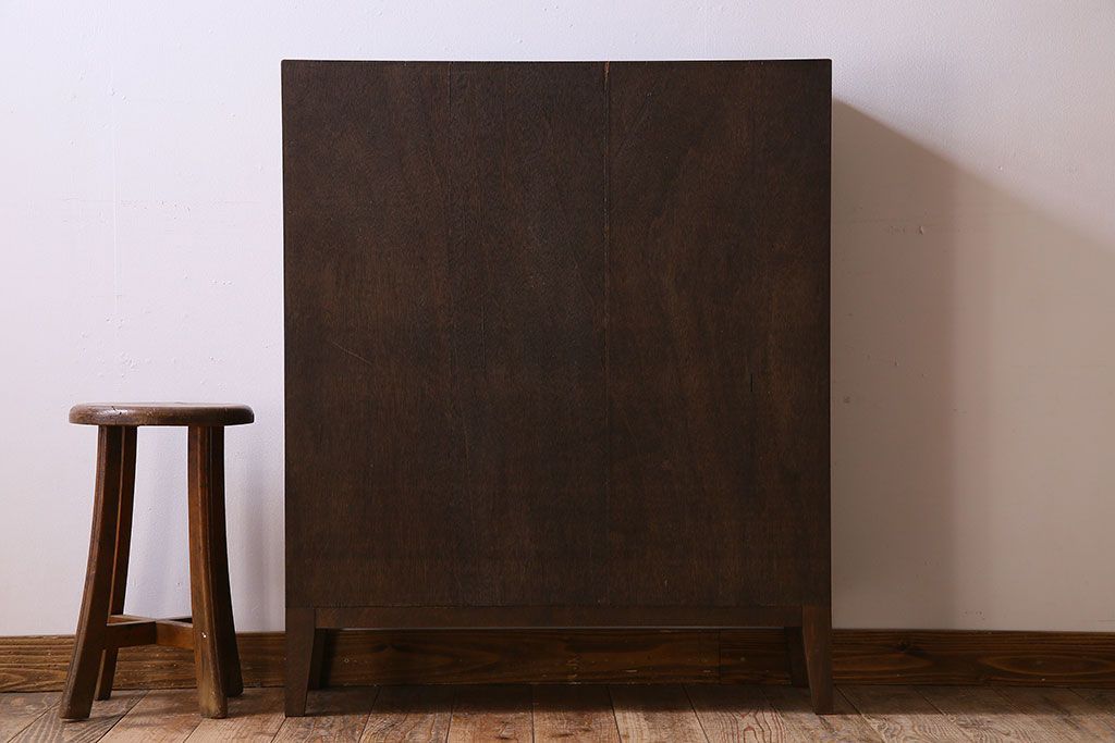 レトロ家具　アンティーク　シンプルでレトロな脚付きマス目棚