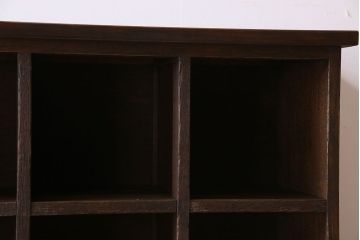 【0様ご成約済み】アンティーク　檜材天板付き!シンプルでレトロなマス目棚(収納棚、飾り棚)