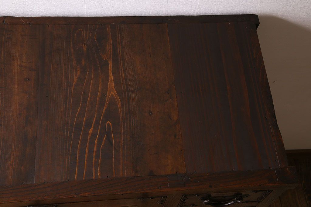 アンティーク家具　和製アンティーク　重厚な明治期の帳場箪笥