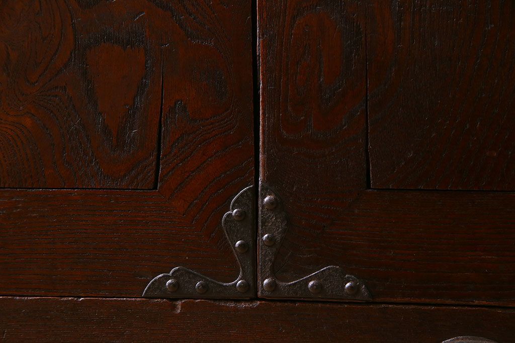 アンティーク家具　和製アンティーク　重厚な明治期の帳場箪笥