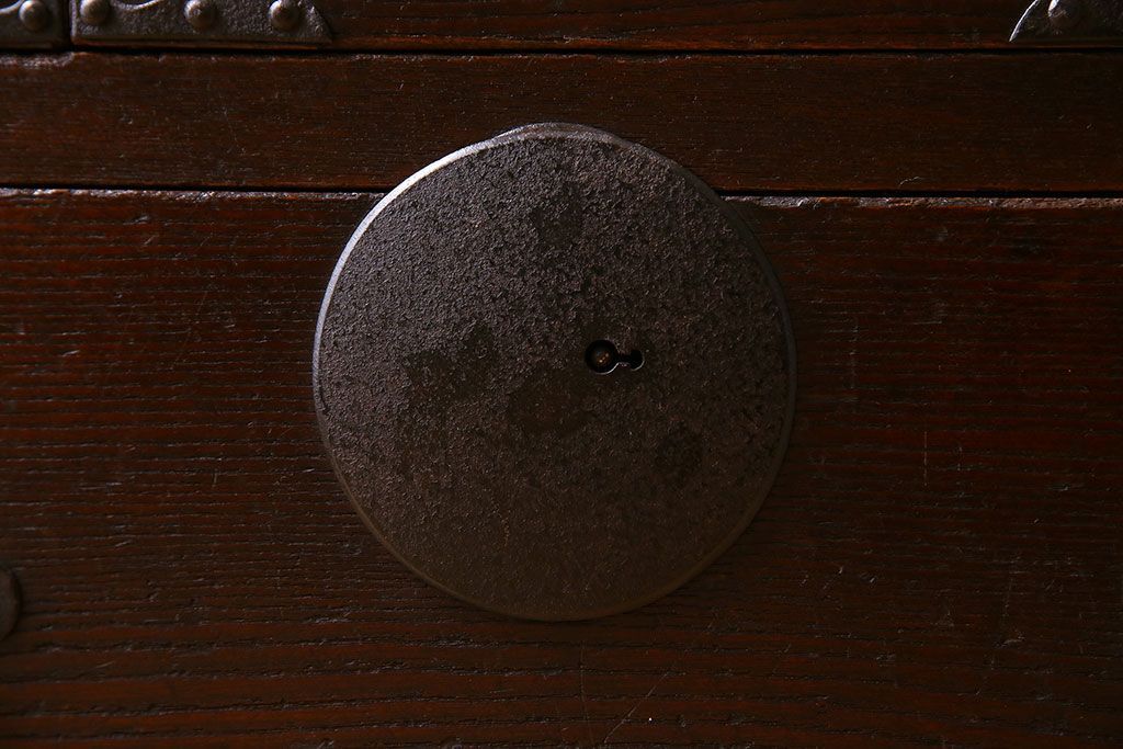 アンティーク家具　和製アンティーク　重厚な明治期の帳場箪笥