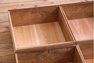 アンティーク家具　アンティーク　モダンなペイントガラス戸棚