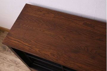 アンティーク家具　アンティーク　モダンなペイントガラス戸棚
