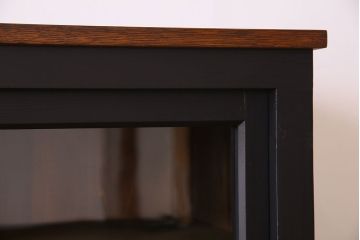 アンティーク家具　アンティーク　モダンなペイントガラス戸棚