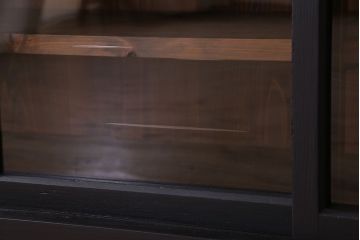 アンティーク家具　アンティーク　モダンなペイントガラス戸棚