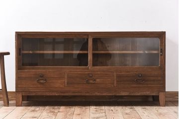 アンティーク家具　和製アンティーク　脚付のシンプルな時代箪笥ローボード