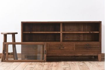 アンティーク家具　和製アンティーク　脚付のシンプルな時代箪笥ローボード