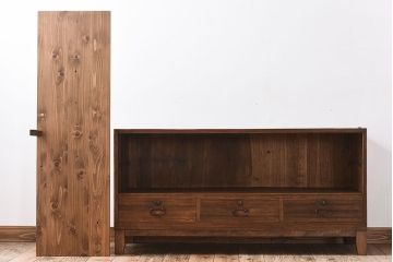 アンティーク家具　和製アンティーク　脚付のシンプルな時代箪笥ローボード