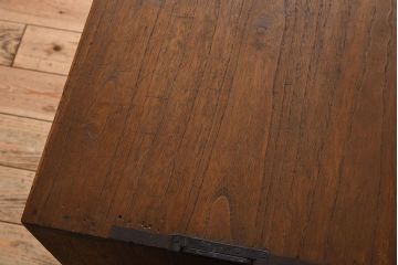 アンティーク家具　和製アンティーク　脚付のシンプルな時代箪笥ローボード